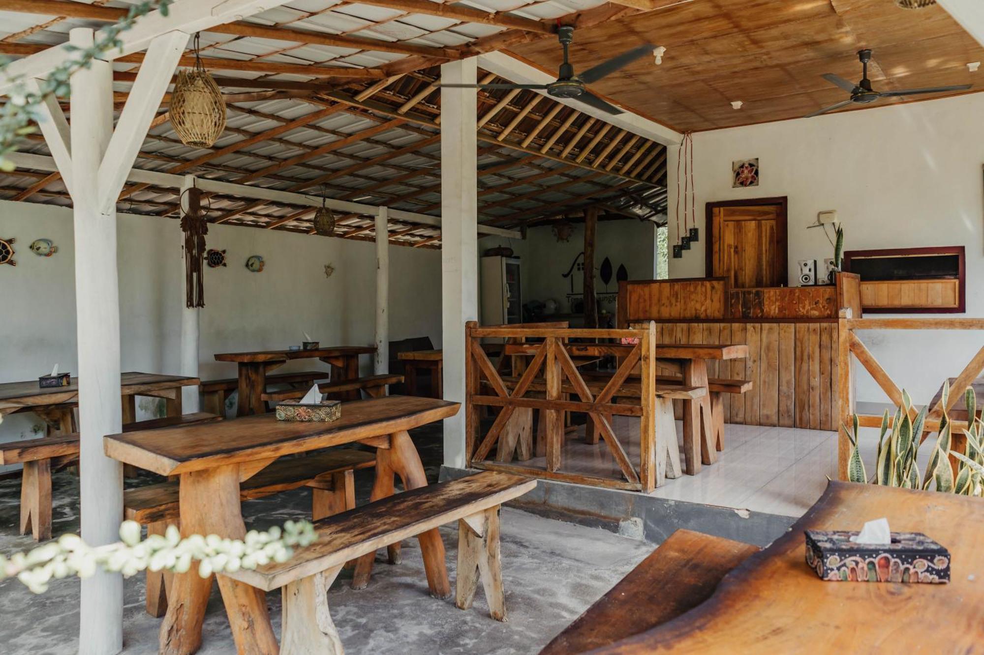 Temeling Jungle Inn Batumadeg エクステリア 写真